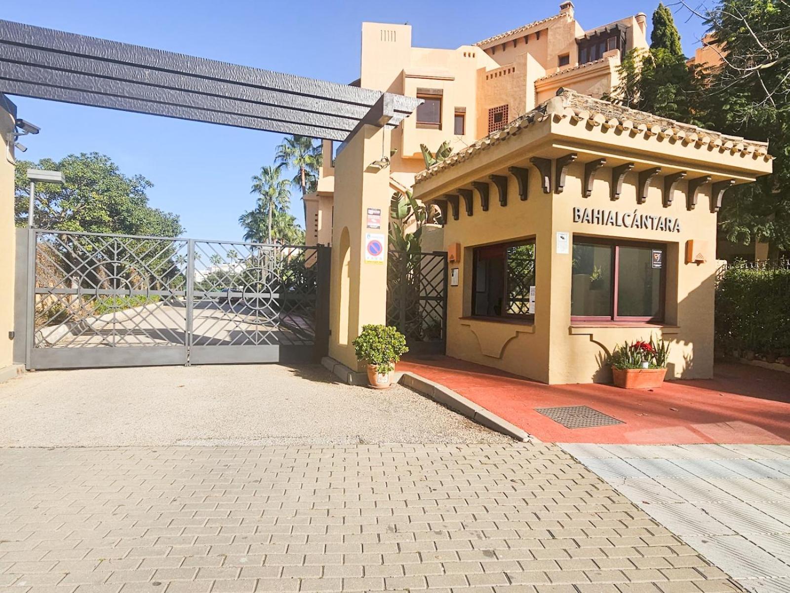 Apartment Pass The Keys Beachfront In San Pedro Marbella